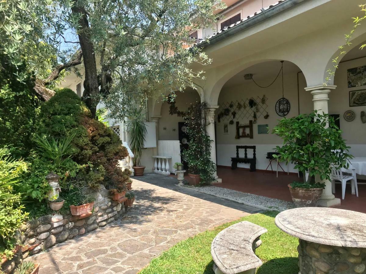 Casa Beretta Appartement Garda  Buitenkant foto